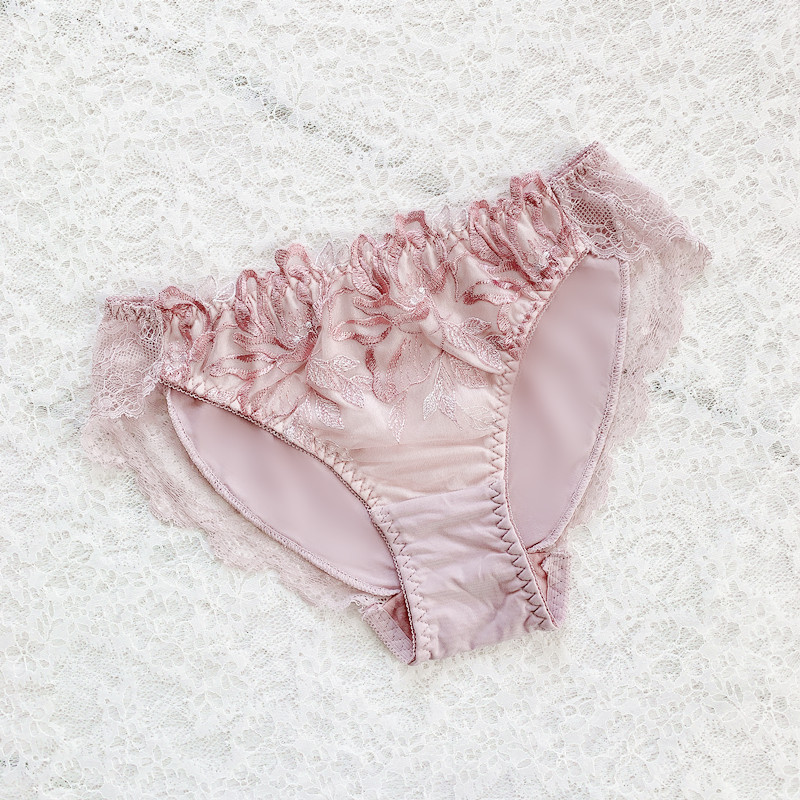 日系奢华重工大花朵精美刺绣柔软牛奶丝棉裆透气女士低腰三角内裤,女士内衣/男士内衣/家居服,女三角裤,淘宝优惠券,粉丝福利购,淘宝优惠卷