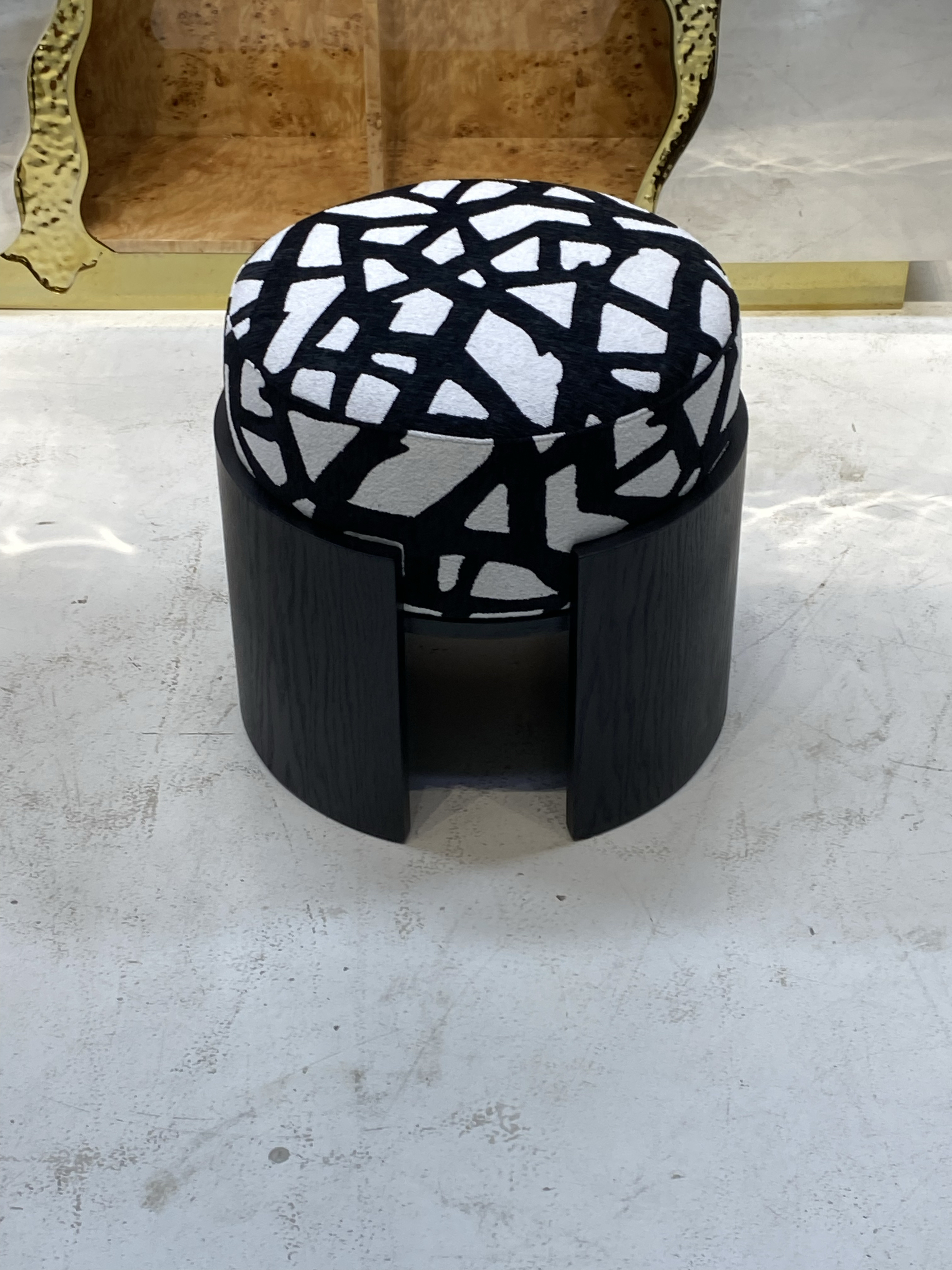 中古风原木圆凳茶凳家用脚踏门口现代简约换鞋凳卧室复古风梳妆凳