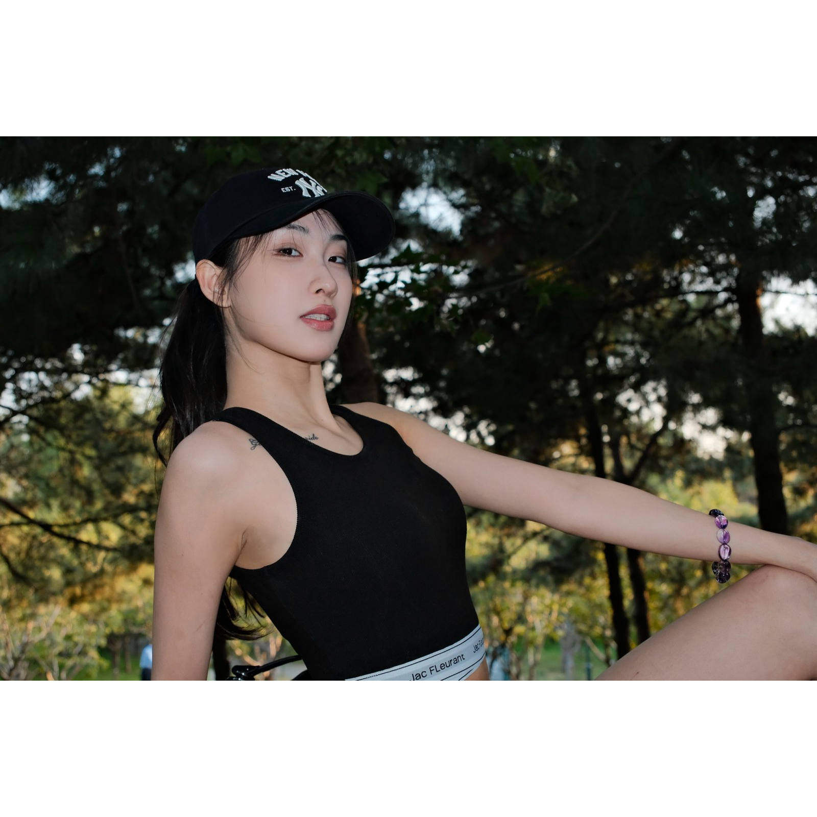 陈虹伊同款JAC FLEURANT秋冬吊带背心交叉织带黑色上衣短款显瘦款