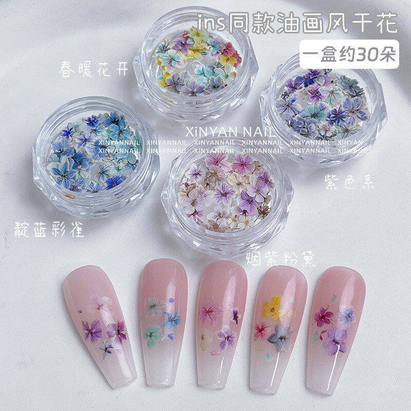 配饰日系穿戴甲花瓣妆指甲美甲