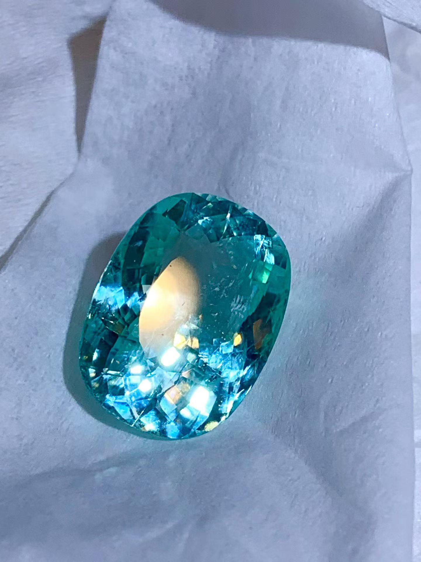 8卡多 超大蓝绿色帕拉伊巴鸽子蛋 玻璃体 大台面AIGS霓虹 大证书