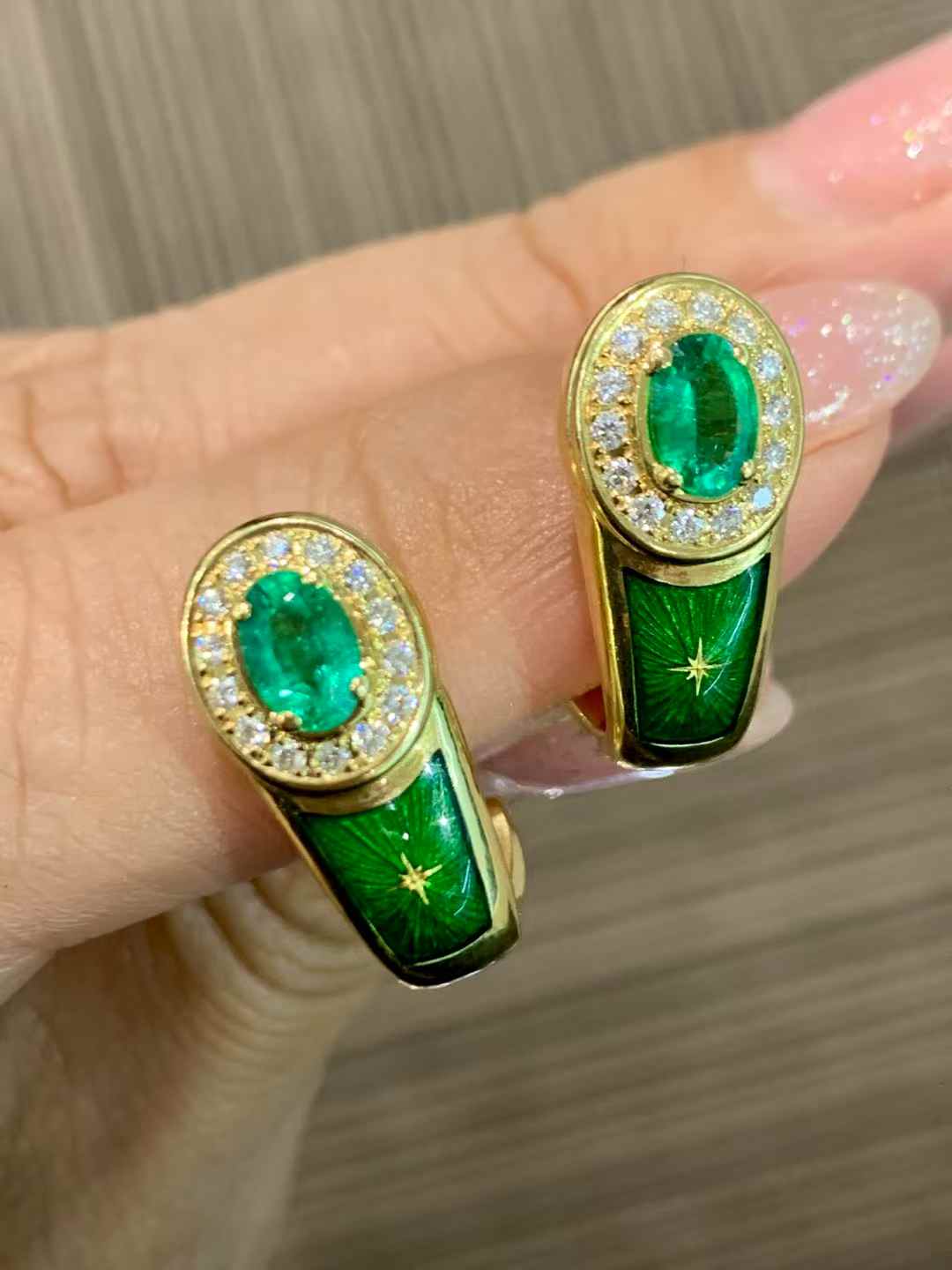 法贝热Faberge稀有款艺术品珠宝18K钻石耳钉耳夹两用款祖母绿70分
