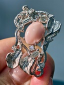 2万多亏本卖 5.6克拉海螺珠白金胸针 15克重工18K白金钻石1克拉