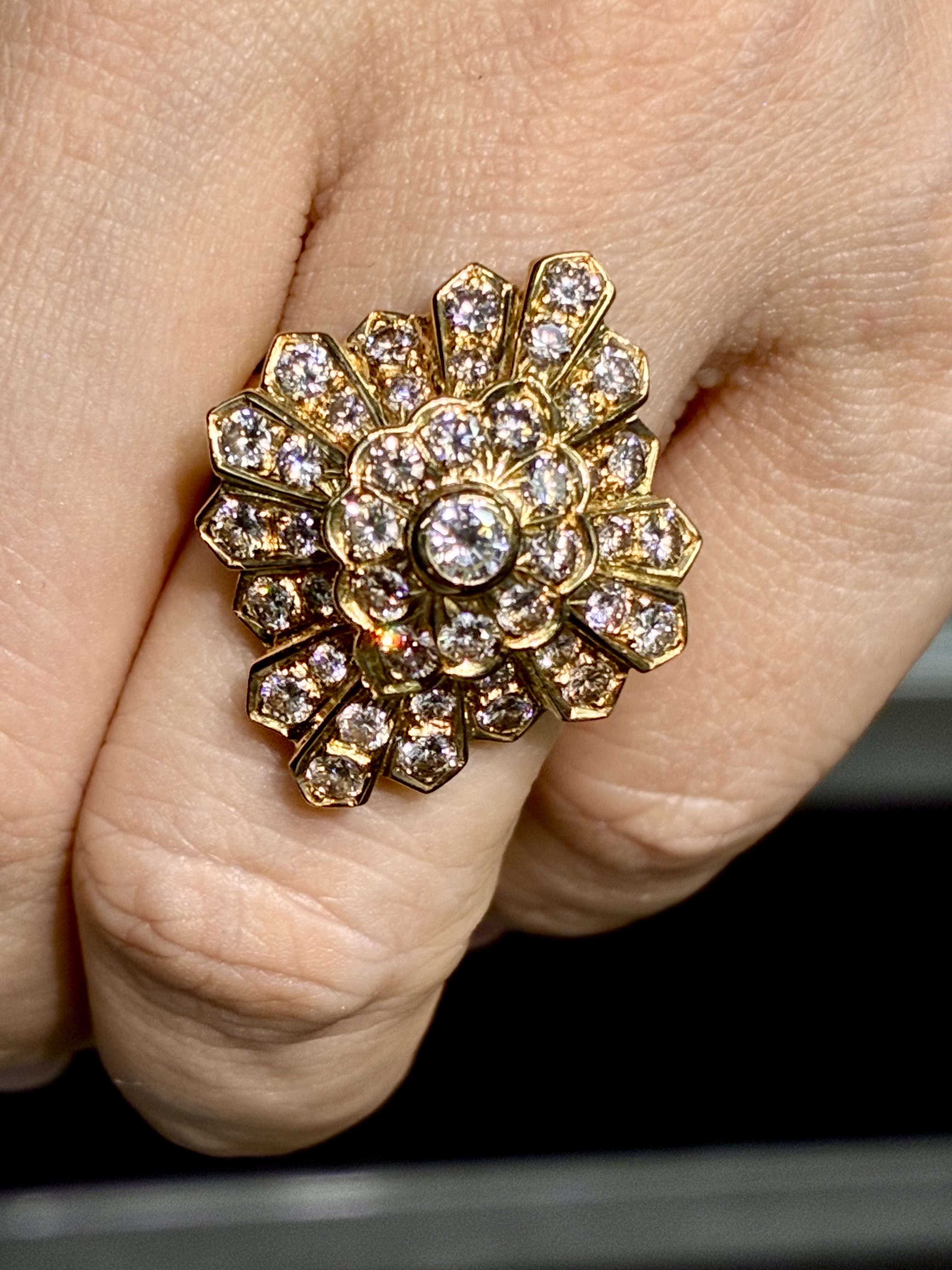 2万多大漏15.7克重工18K黄金钻石戒指 2克拉天然钻石镶嵌25.8mm大