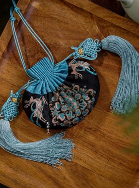 黑底宝花奔鹿宋锦荷包 真丝织金宋锦 手工中国结回笼须礼物送老外