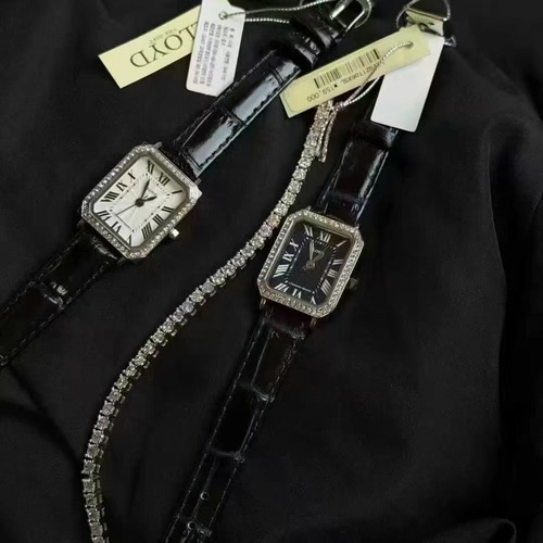 LLOYD 2026 简约精致镶钻方形表盘罗马数字皮带手表