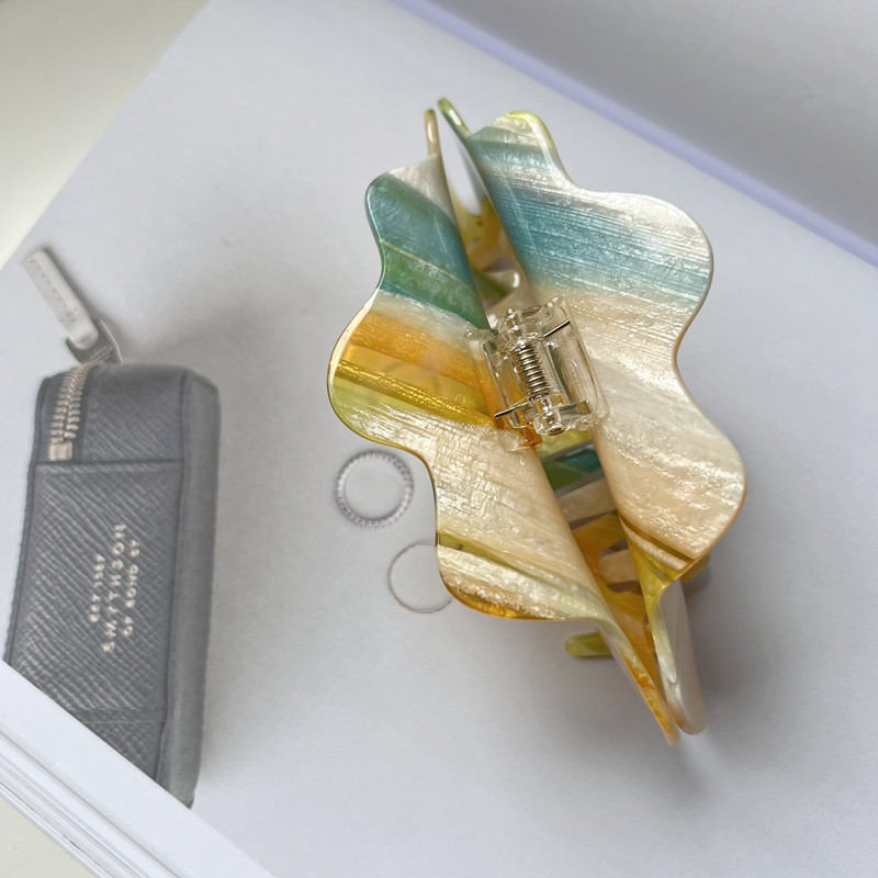 韩国进口超大号醋酸鲨鱼夹炫彩云朵发量多盘发后脑勺抓夹夏日发饰