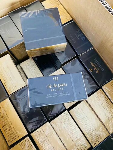 日本本土版！CPB肌肤之钥透明散粉2号色 控油定妆蜜粉