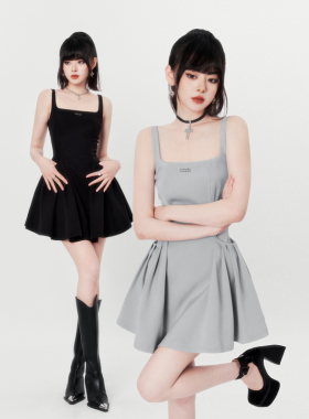 VOCK 显瘦王炸 暗黑法式高级感小黑裙收腰方领露背吊带裙连衣裙辣