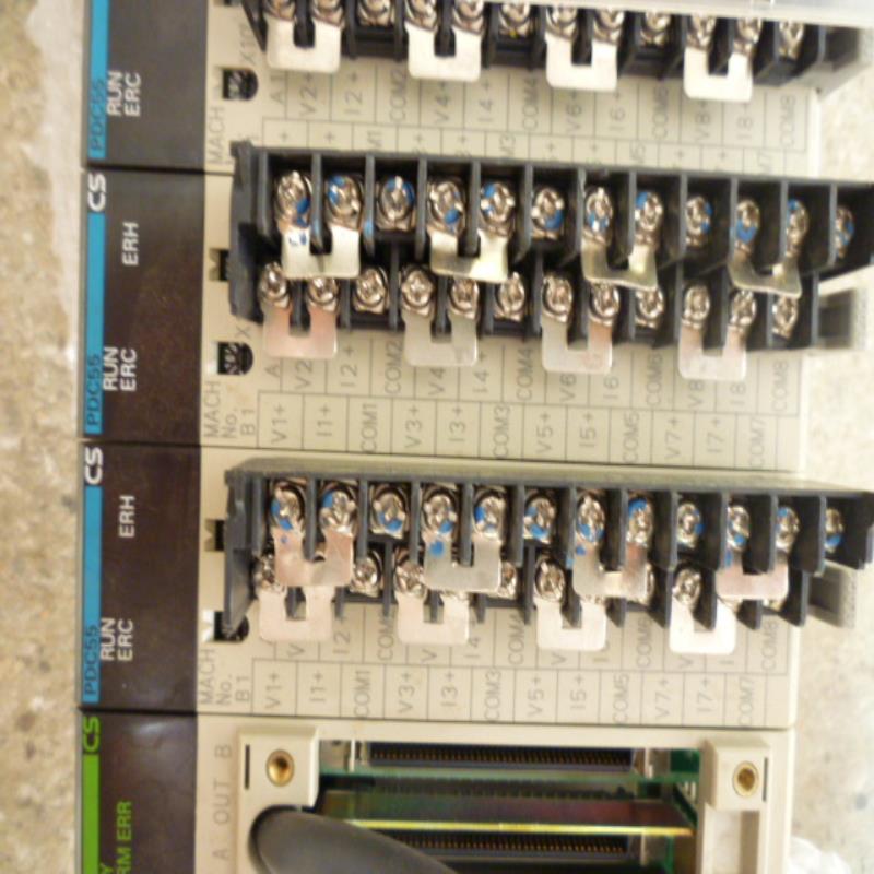 欧姆PLC CS1W-PDC55 9成新