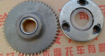 轻骑铃木摩托车配件赛驰QS110/骏驰GT125-5超越离合器启动盘