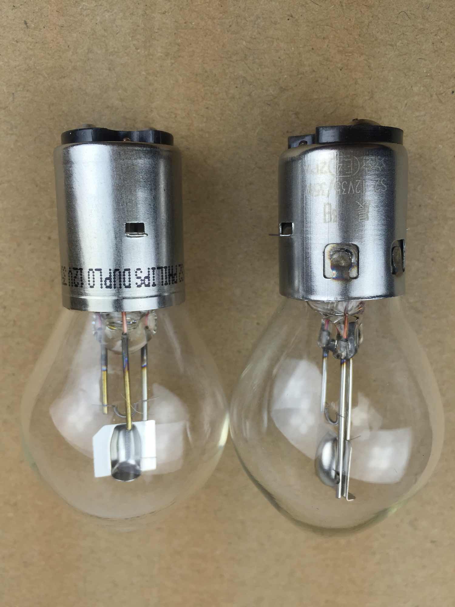 适用于瑞梦125骏威GSX125骏驰GT125赛驰QS110大灯泡大灯