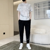 白色