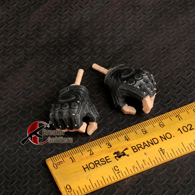 方块4龙格尔露指握刀手型