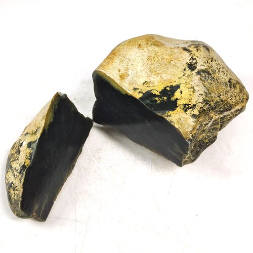 H737亏甩和田玉河磨玉原石切料深绿手镯吊坠料珠子料9.57斤