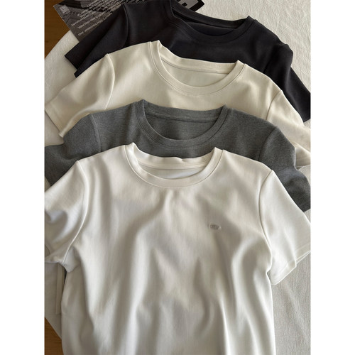 秋款磨毛感云朵绒小扣子设计短袖