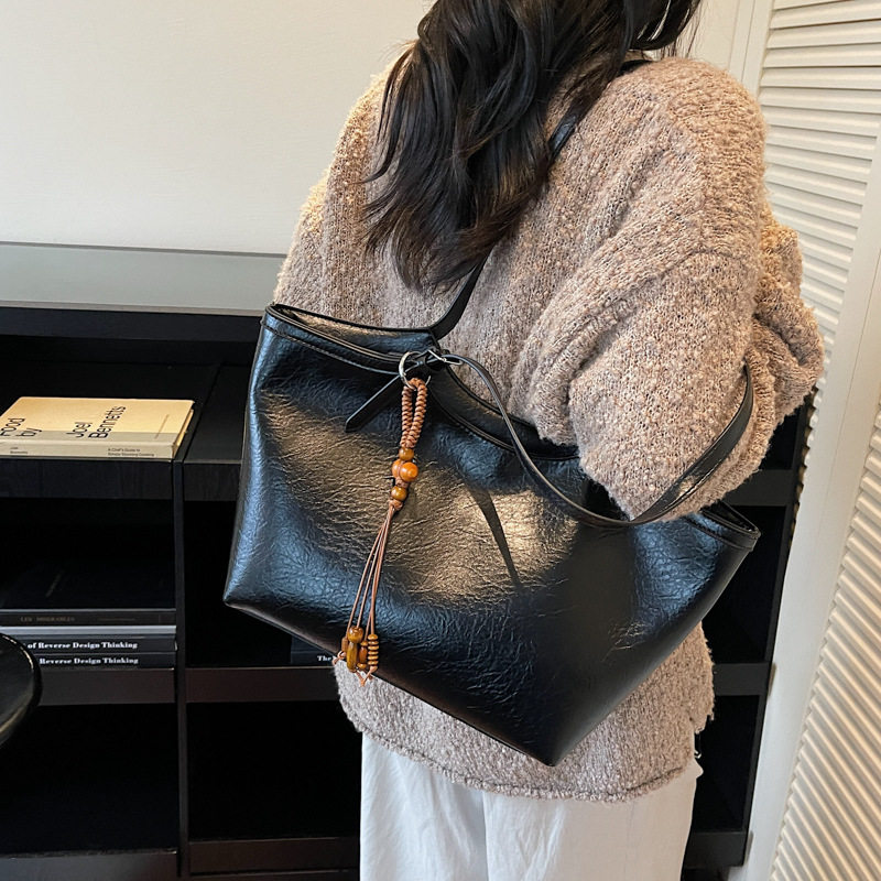 韩版大容量包包女2026新款时尚百搭单肩包休闲秋季高级通勤托特包