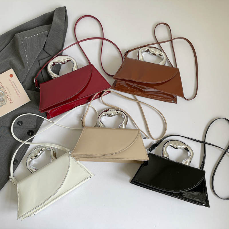 今年流行2026纯色斜挎包时尚洋气质感小包包女新款手提潮流小方包