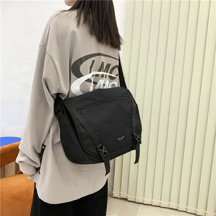 斜挎包男款潮牌街头机能风大容量背包潮工装通勤休闲女电脑单肩包
