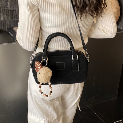 跨境百搭精致小众设计波士顿女包2026新款时尚通勤保龄球包枕头包