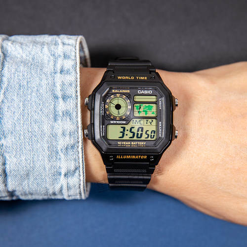 卡西欧运动风防水手表胡一天同款