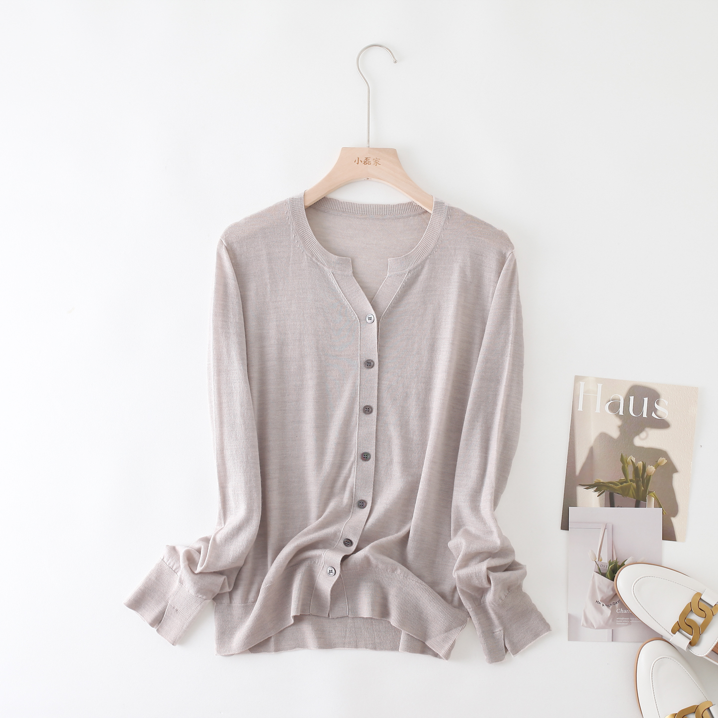 小磊家薄款知性剪刀领扬子纱100%细羊毛单排扣针织开衫长袖毛衣女