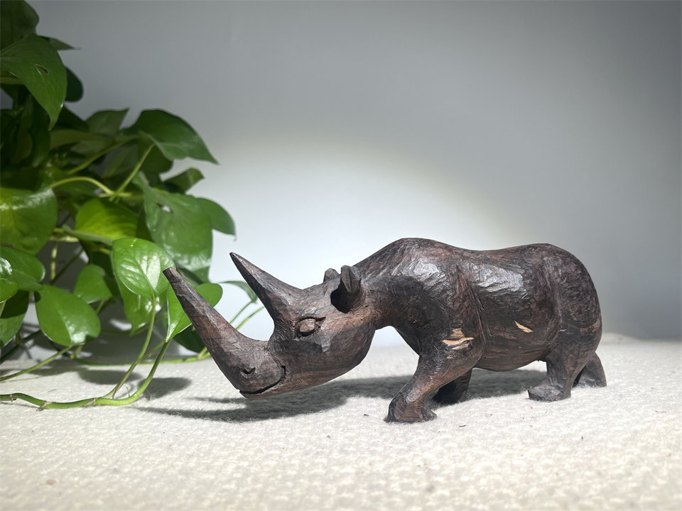 非洲木雕犀牛 黑木雕 家居会所收藏摆件