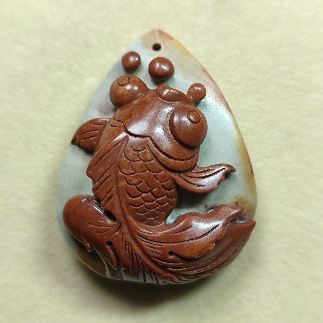 天然珍稀玛瑙富甲海洋玉青蛙玉坠鱼荷花天然俏色巧雕原创大师手工