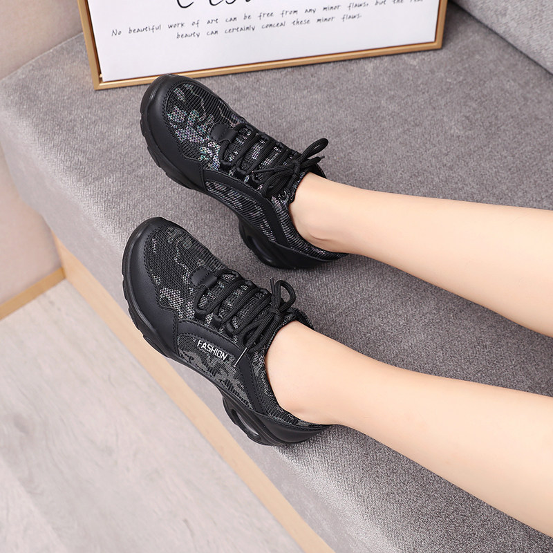 春秋新款广场舞鞋透气气垫底成人