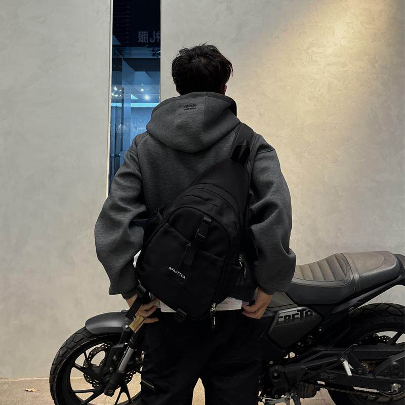 YUEN设计款时髦工装斜挎大容量骑行休闲旅行背包户外弓箭工装胸包图片