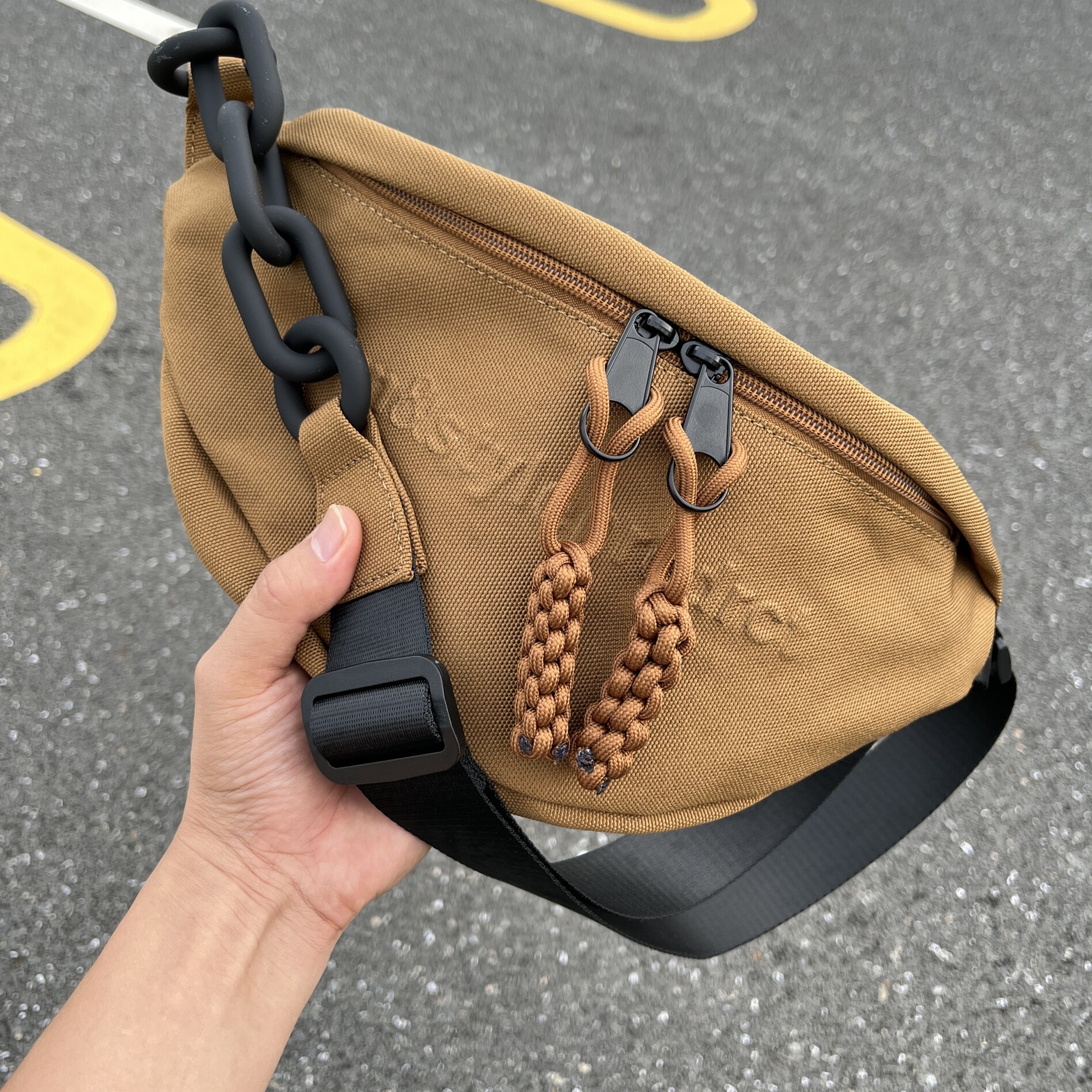 时尚防水潮男款胸包斜挎包通勤包