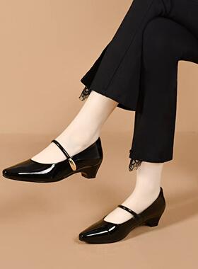 小码34码尖头玛丽珍鞋女2026新款一字扣简约气质浅口单鞋低跟女鞋
