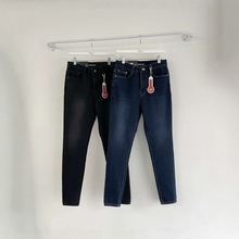 韩国howluk松紧腰高腰弹力加绒保暖显瘦小脚牛仔裤女2025冬季新款