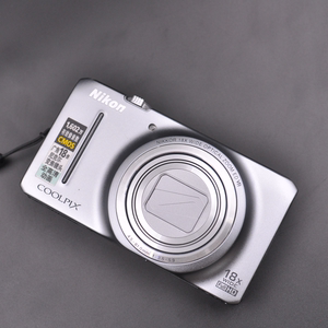 乐淘淘数码摄影店原装正品 98新 尼康S9200 数码卡片相机 超复古 18倍光变 可摄月
