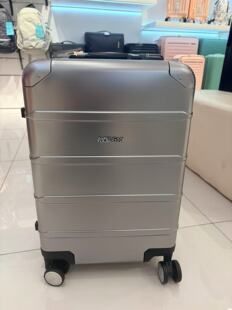 微瑕新秀丽旗下美旅20寸镁铝合金拉杆箱