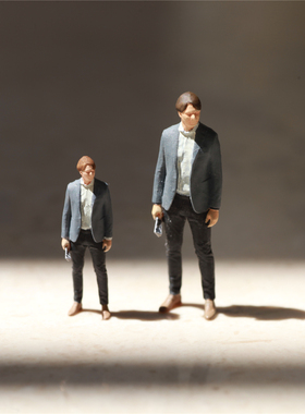 KING TOYS 西装报纸男 1/87 1/64 1/43人偶车模场景搭配 预定