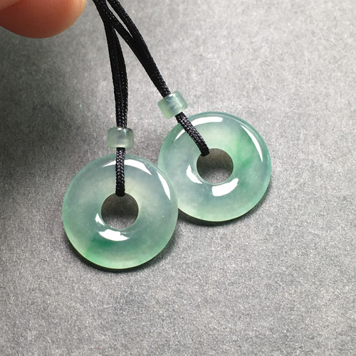天然翡翠冰种飘绿甜甜圈耳饰耳坠