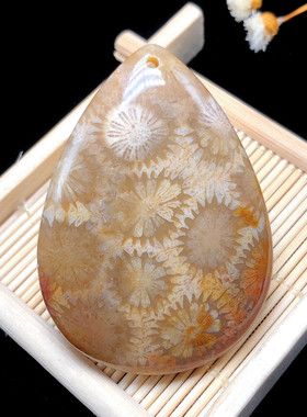 福利款天然珊瑚玉吊坠双面可佩戴水滴吊坠原创设计饰品一物一图