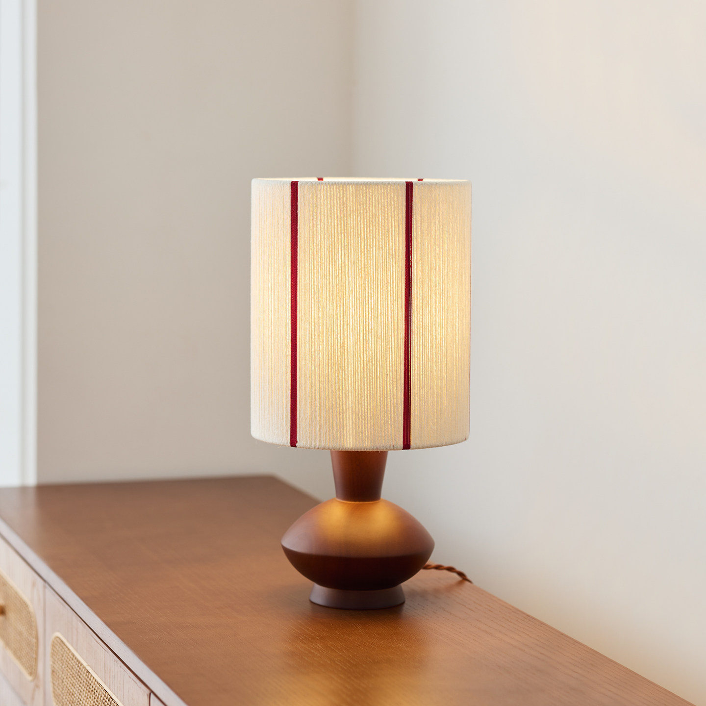 中古风台灯床头卧室复古卧室书房氛围感侘寂风装饰实木编织小台灯