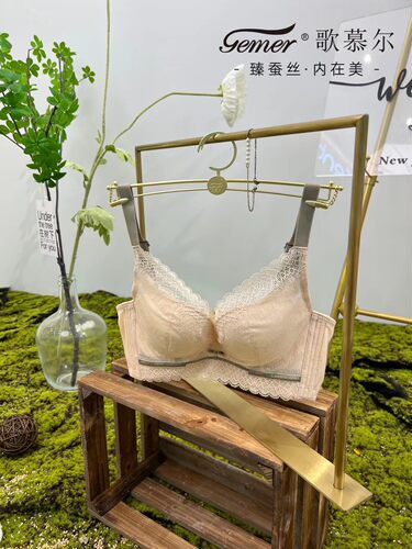 歌慕尔8302蕾丝性感文胸小胸聚拢调整型内衣收副乳显大上托AB杯