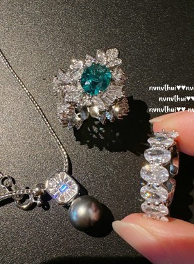 蜂巢雕花海蓝水滴宝石戒指 璀璨光芒 镀18K金 蛋形排列锆石戒指