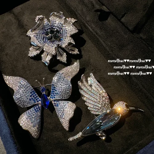 意大利复古蝴蝶蓝宝石胸针 Vintage 镀18K金 深海蓝蜂鸟锆石胸针