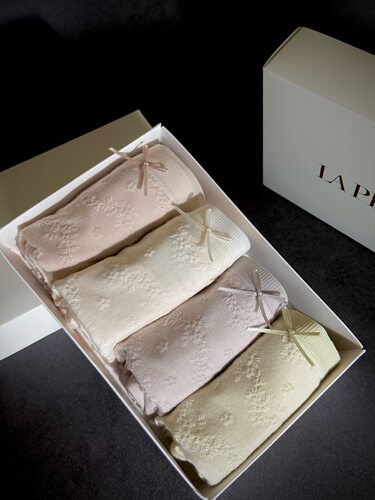 LAP贵妇新款浮雕提花中腰无痕内裤 舒适柔软透气三角女内裤礼盒装