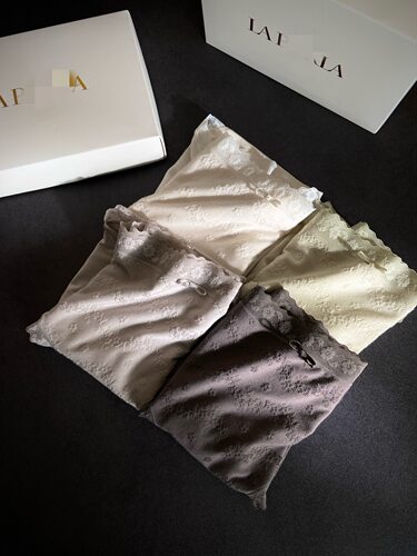 LAP贵妇新款浮雕提花蕾丝边拼中腰内裤舒适透气底裆三角女内裤1元