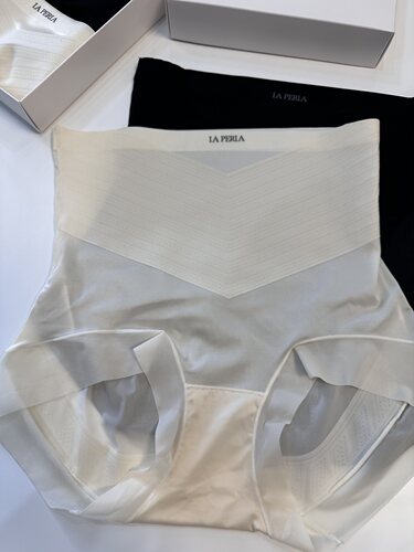 LAP新款超薄绸缎高腰收腹提臀内裤 舒适无痕不卷边含蚕丝裆女内裤