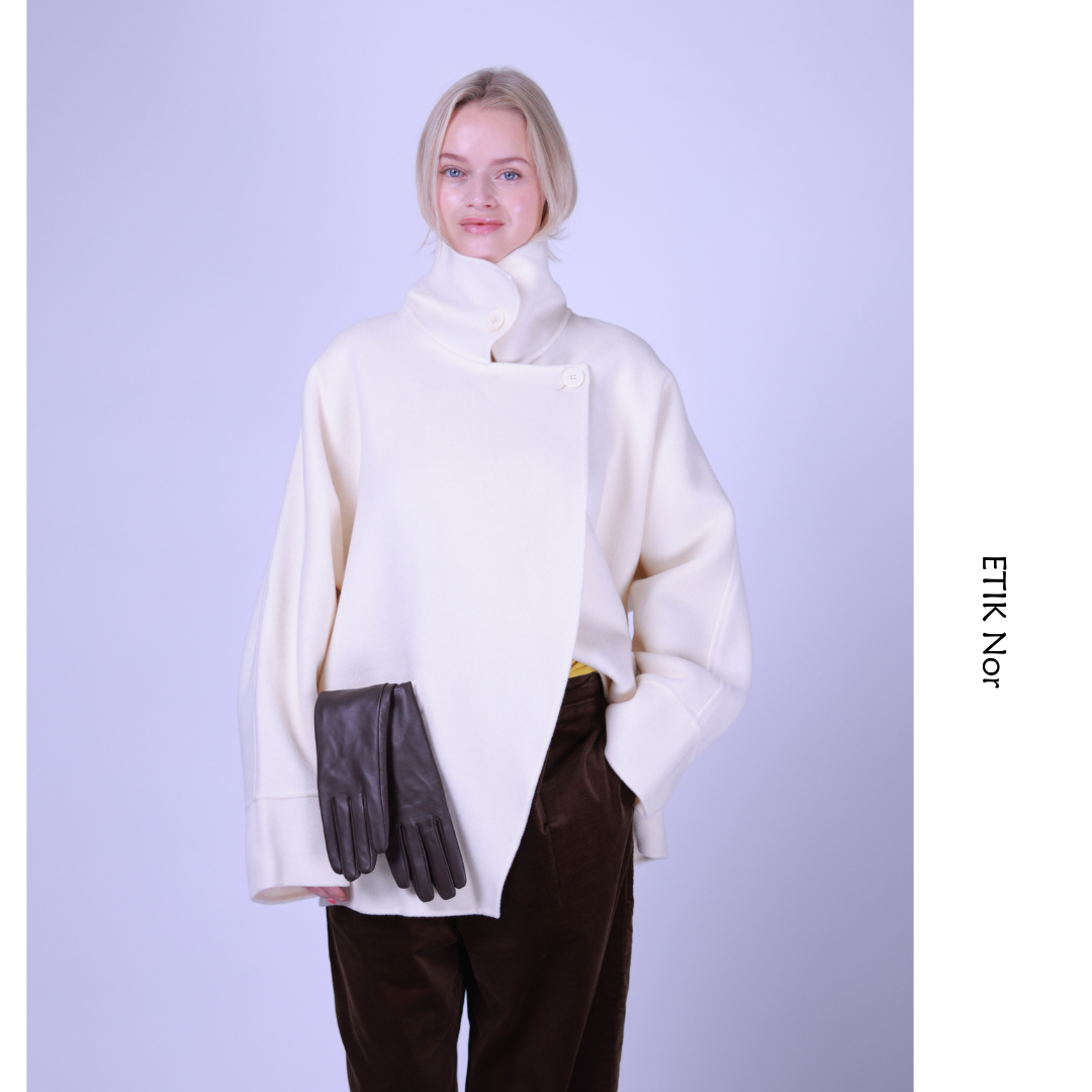 ETIK Nor瑞典羊毛羊绒系扣高领白色大衣