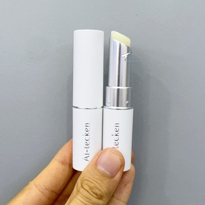 Ai-tecken爱科颜小红盾精油唇膏