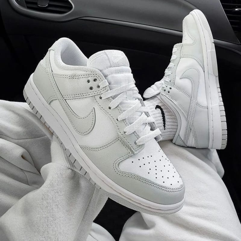 NIKEDunkLow灰白女滑板鞋