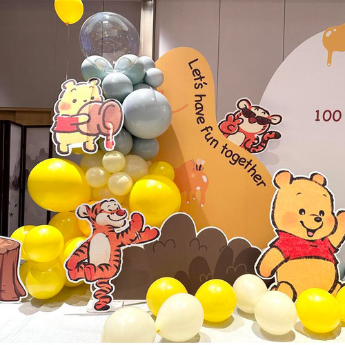 小熊维尼跳跳虎宝宝百日满月周岁