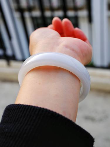 【限时福利】新疆料金丝玉直切方形手镯 白玉镯带翠 58.5mm内径